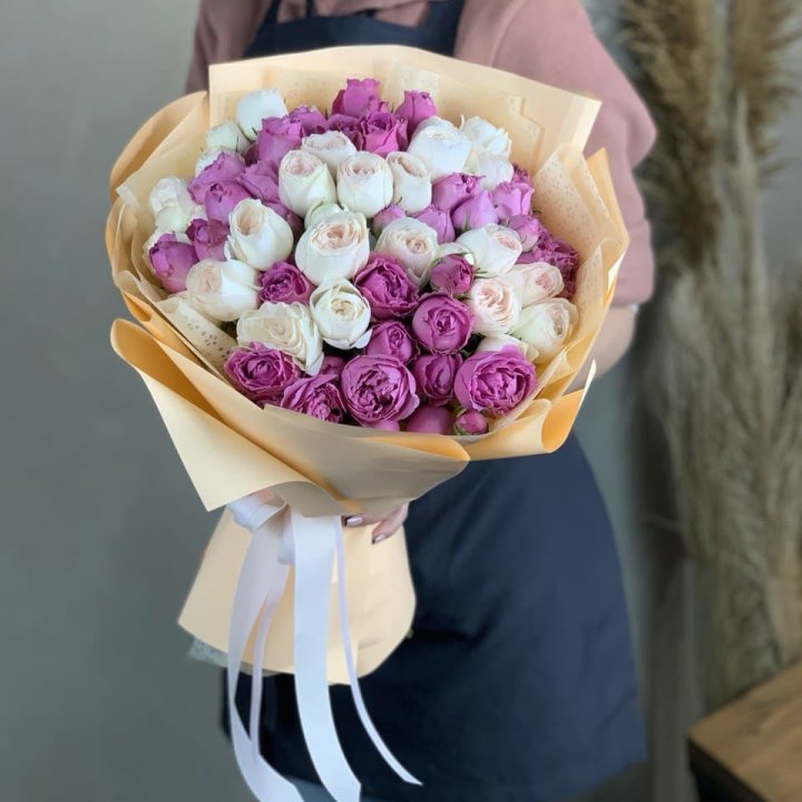 Букет кустовых роз Джулиана в Новороссийске