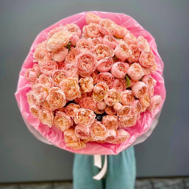 Букет кустовых пионовидных роз Джульетта "Принцесса" в Новороссийске