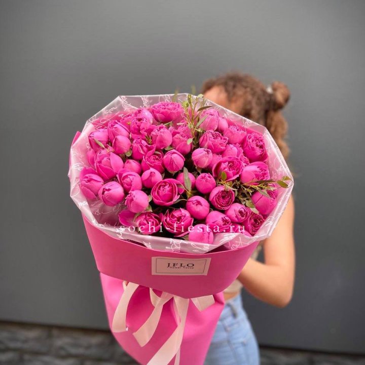 Кустовые розы букет Мисти Баблс в Новороссийске