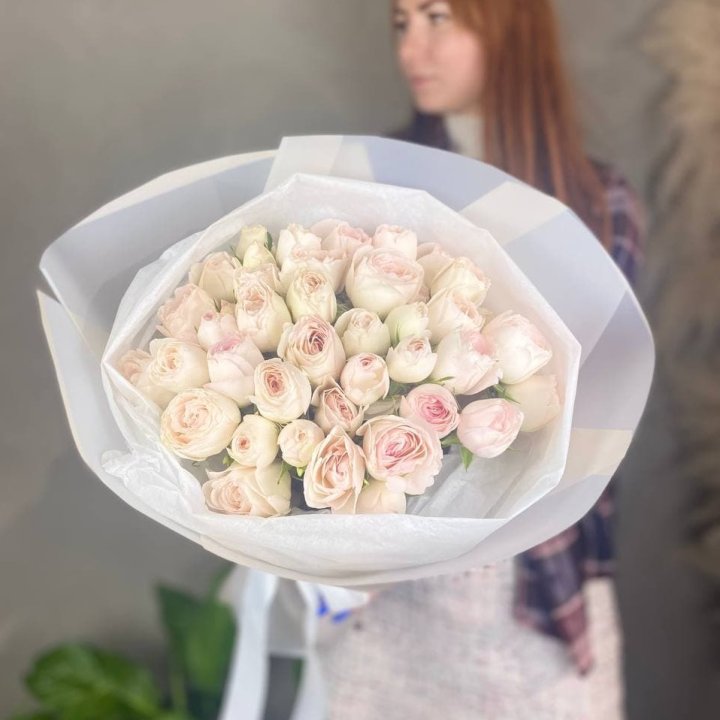 Букет кустовых роз в Новороссийске