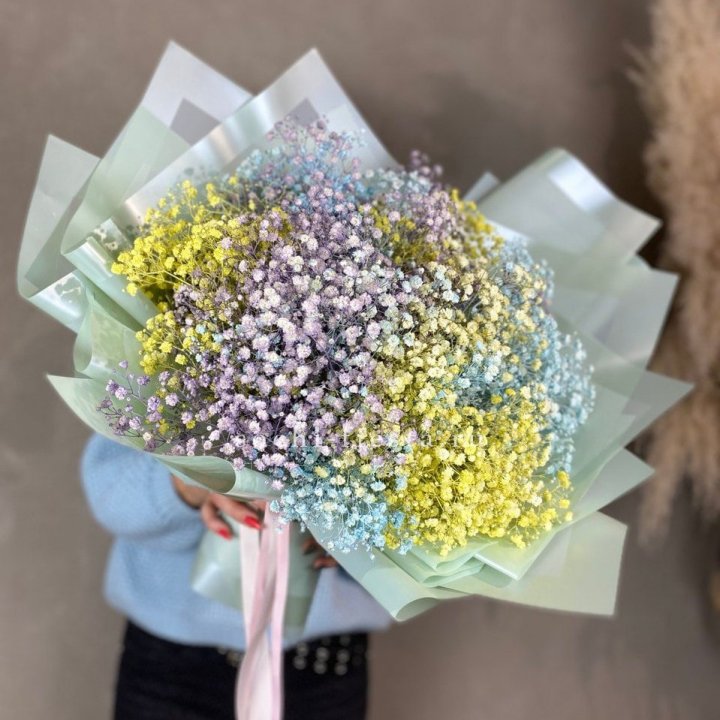 Букет радужных гипсофил в Новороссийске