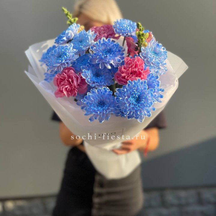 Букет сборный с хризантемой в Новороссийске