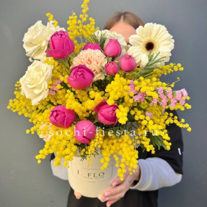 Цветы в боксе "Слобода" в Новороссийске