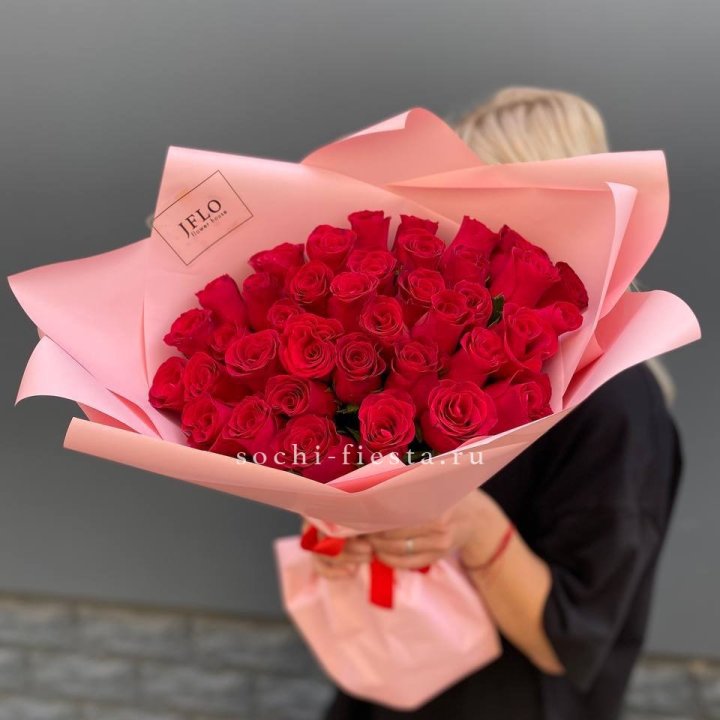 35 красных роз в Новороссийске