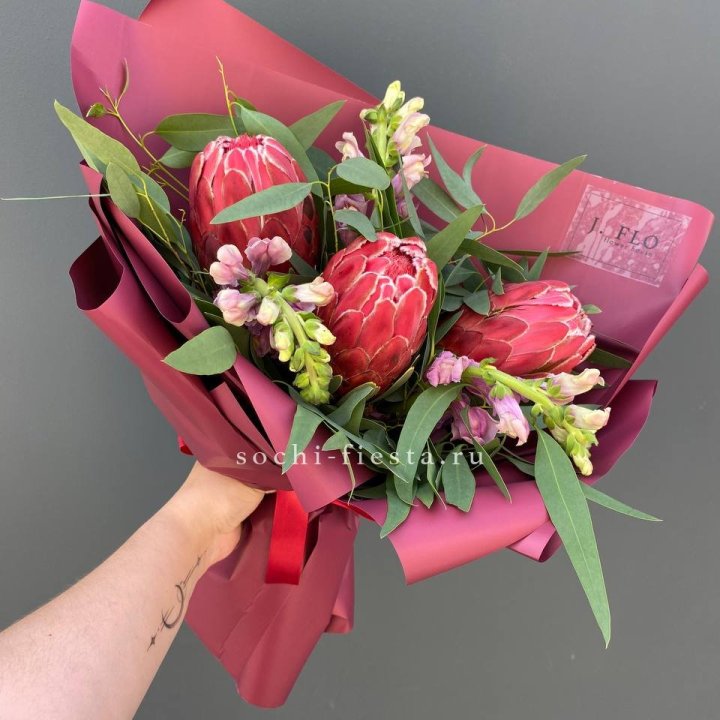 Букет из протеи "Квин" в Новороссийске