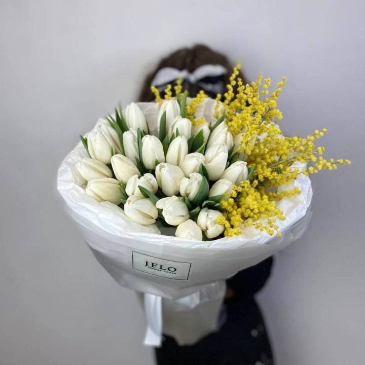 Дуо тюльпан и мимоза в Новороссийске