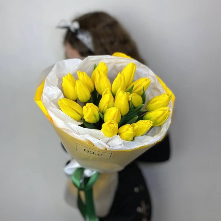  19 жёлтых тюльпанов в Новороссийске