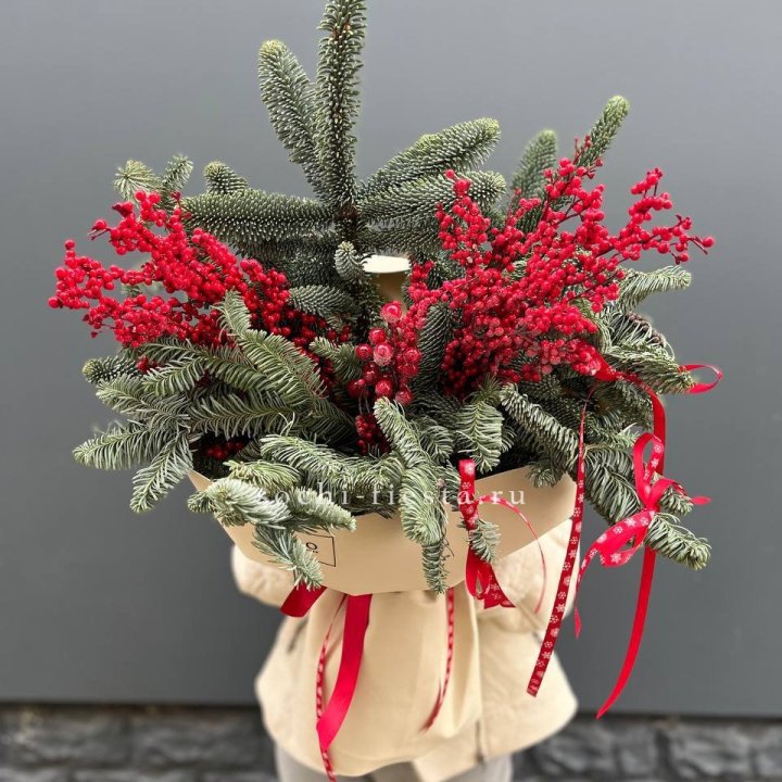 Букет нобилиса и ягод в Новороссийске