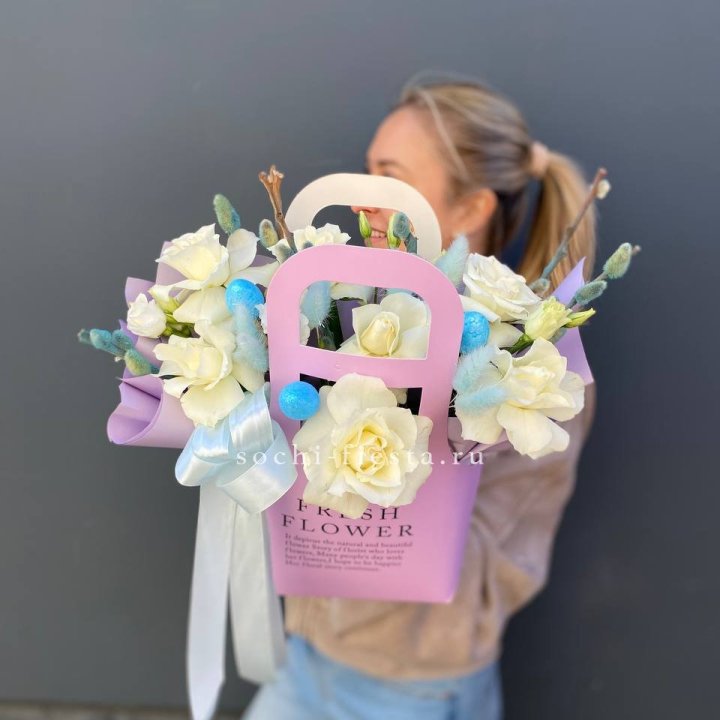 Цветочная сумочка "Пасхальная композиция" в Новороссийске