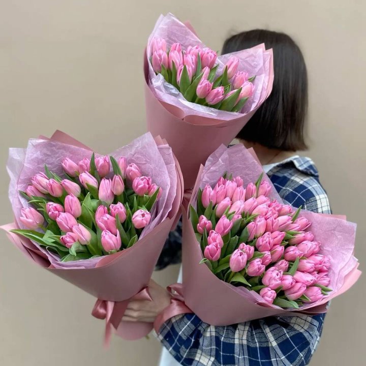 Букет розовых тюльпанов в Новороссийске
