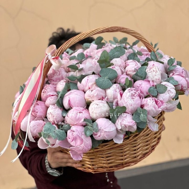 Корзина пионов "75" в Новороссийске