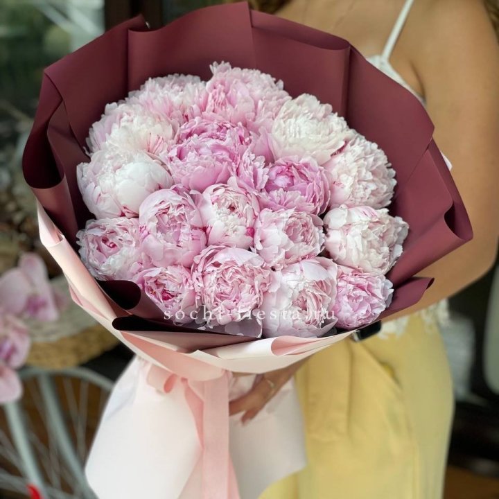 Букет 17 зефирных пионов в Новороссийске