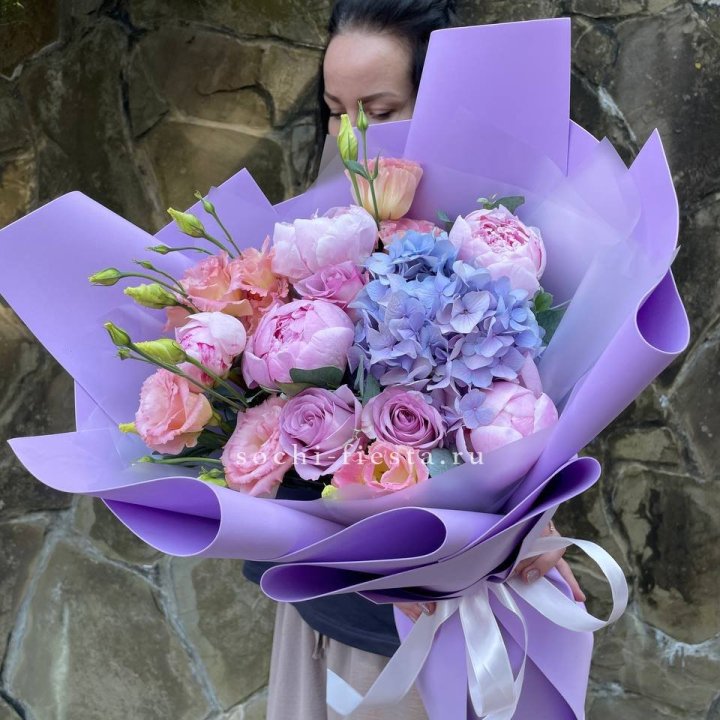 Букет с пионами "Блю логан" в Новороссийске