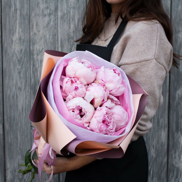 7 зефирных пионов в оформлении в Новороссийске