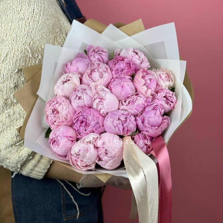 Букет из 21 пионов в Новороссийске