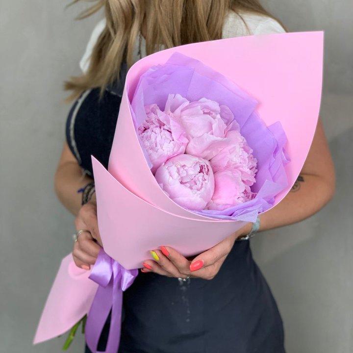 Букет пионов "Файв" в Новороссийске