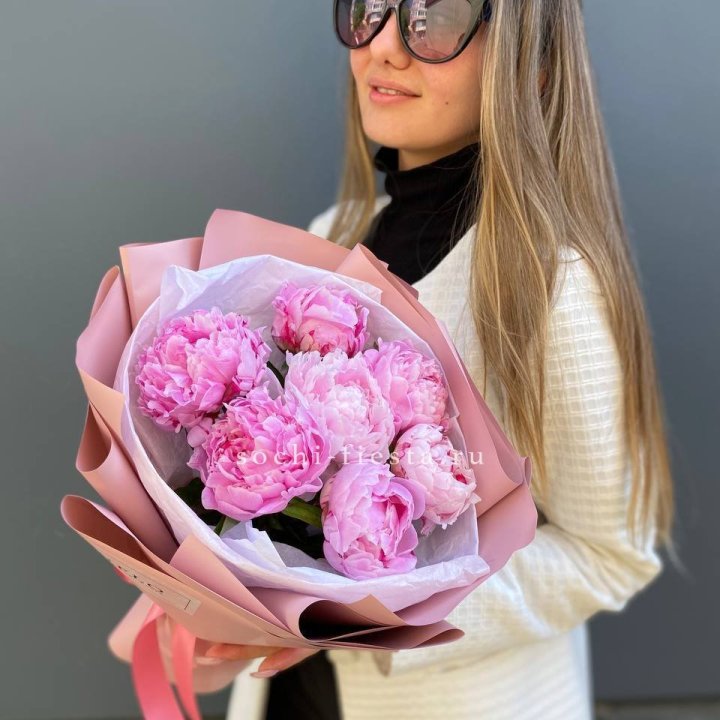 7 пионов в оформлении в Новороссийске