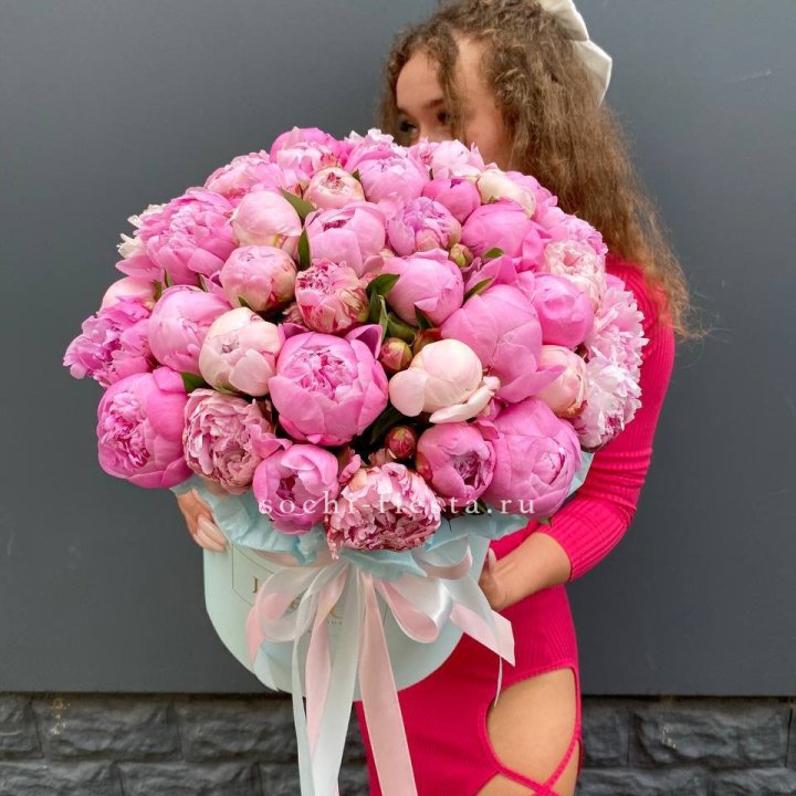 51 пион в цилиндре в Новороссийске