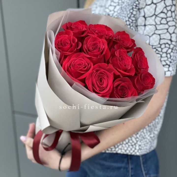 Букет красных роз "Рози" в Новороссийске