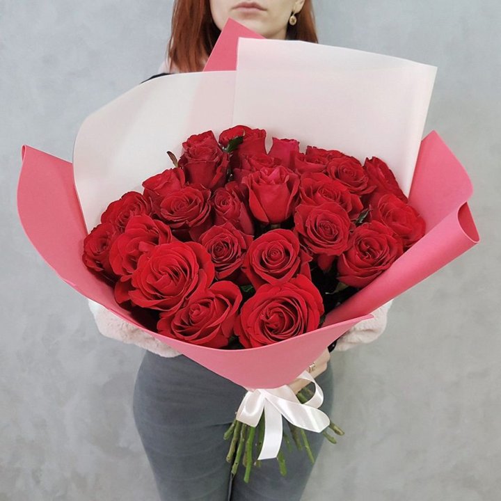 25 Красных роз рози вайт в Новороссийске
