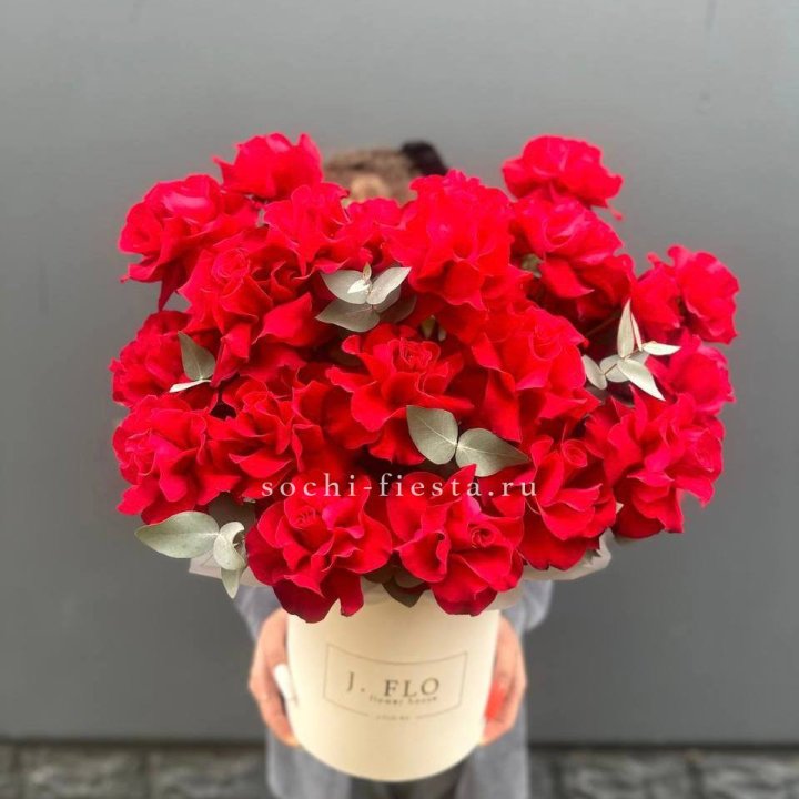 35 Французских роз в боксе в Новороссийске