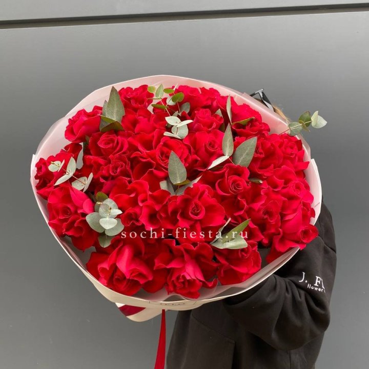 23 Красных французских роз в Новороссийске