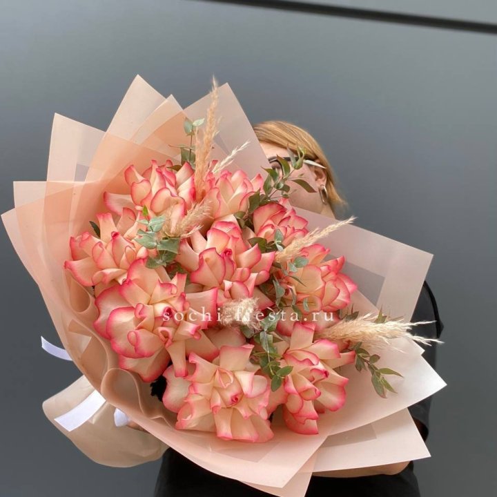 9 Французских роз Джумилия  в Новороссийске