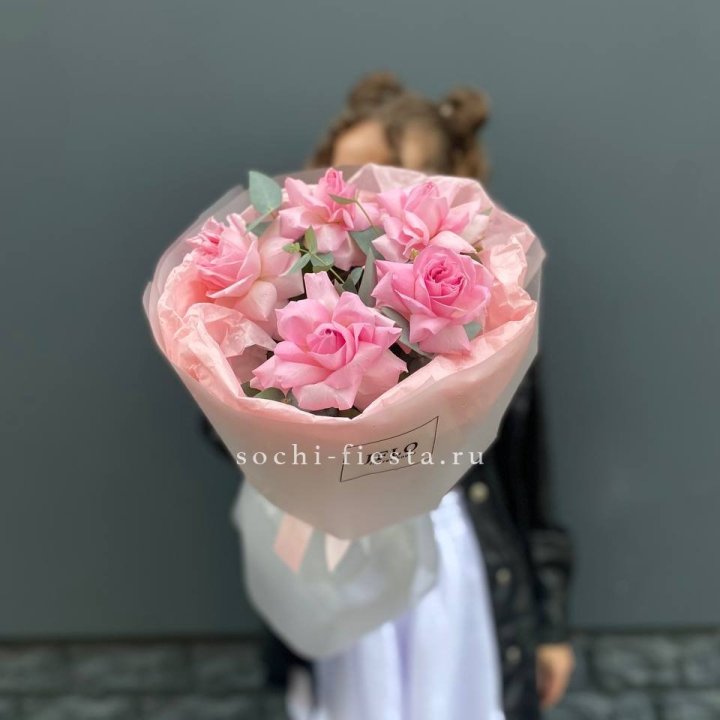 5 французских розовых роз  в Новороссийске