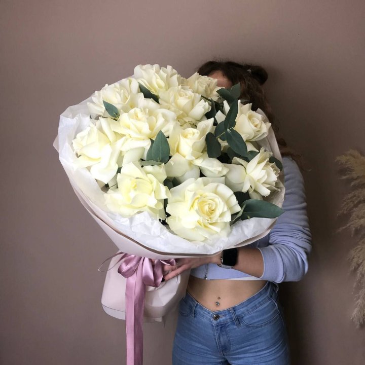 11 Белых французских роз "Вайт найс" в Новороссийске
