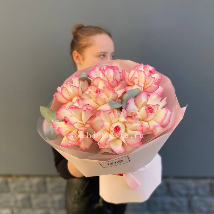 7 французских роз Джумилия в Новороссийске