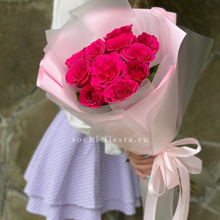 Букет алых роз в Новороссийске