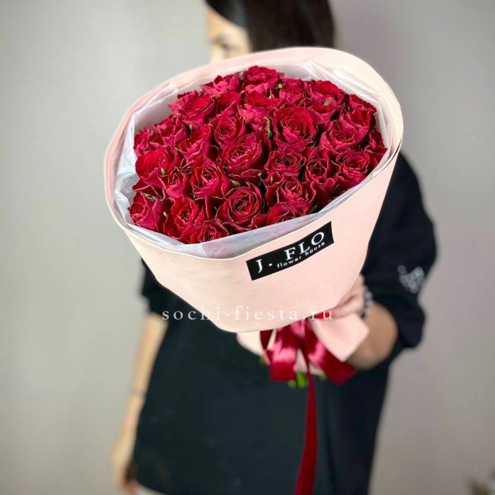 35 кенийских роз в Новороссийске