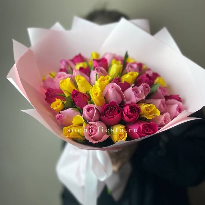 Букет из 51 розы Микс (Кения) в Новороссийске