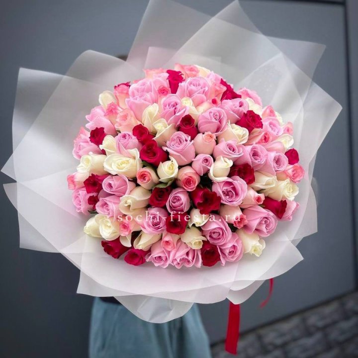 101 разноцветная роза "Карусель" в Новороссийске