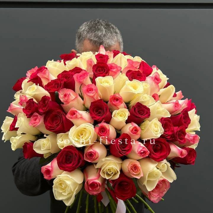 101 разноцветная роза "Джули" в Новороссийске