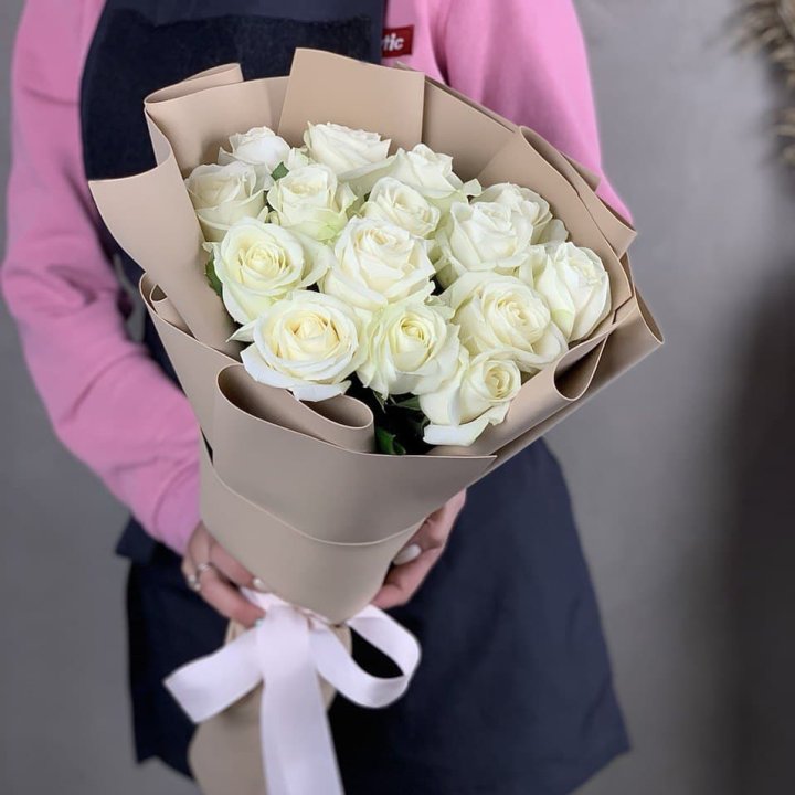 15 белых роз миракли в Новороссийске
