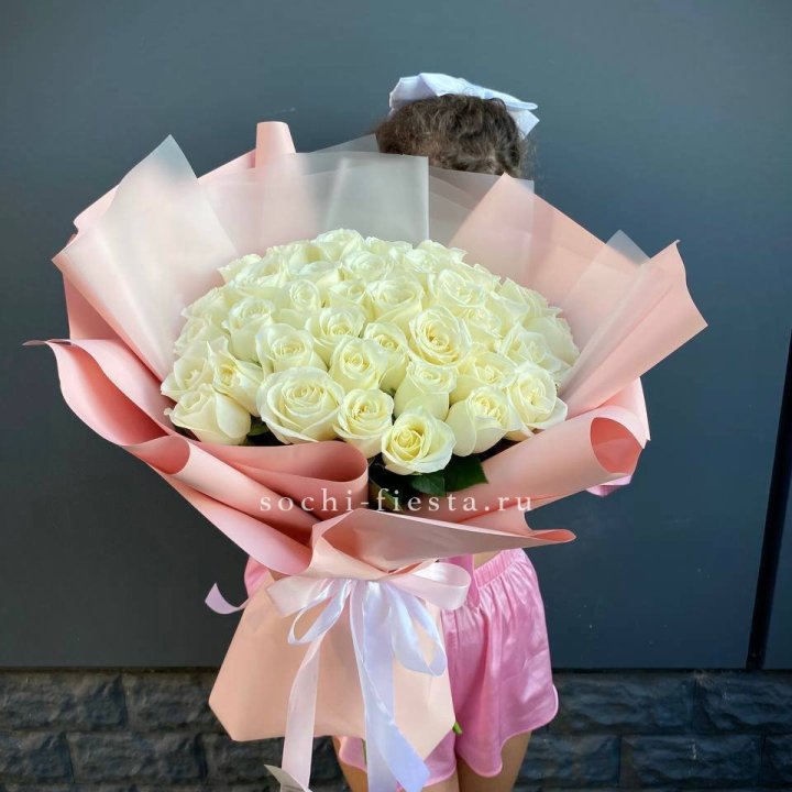 35 белых роз в Новороссийске
