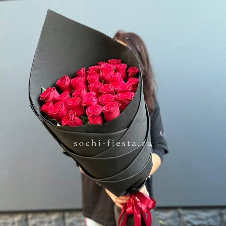 25 высоких красных роз в Новороссийске