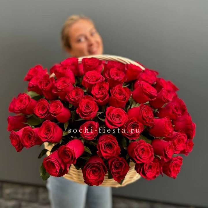 101 красная роза в корзине   в Новороссийске