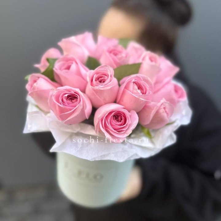 17 розовых роз в цилиндре в Новороссийске