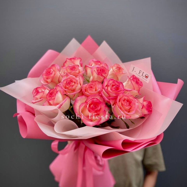 15 роз "Джумилия" в Новороссийске