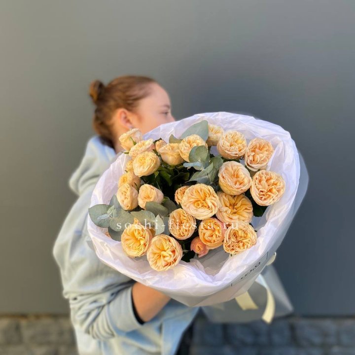 7 пионовидных роз в Новороссийске