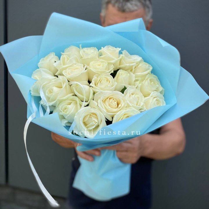 21 белая роза в Новороссийске