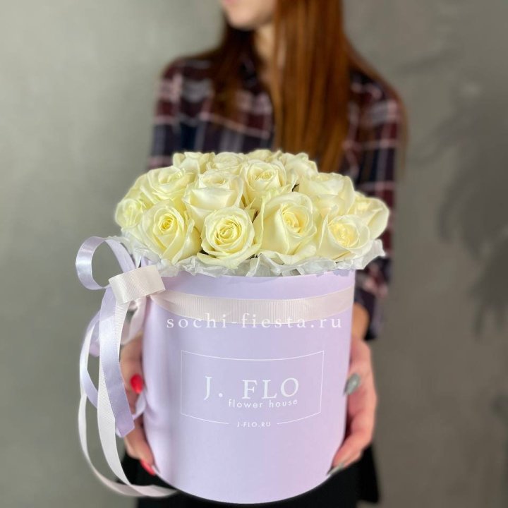 25 роз в цилиндре  в Новороссийске