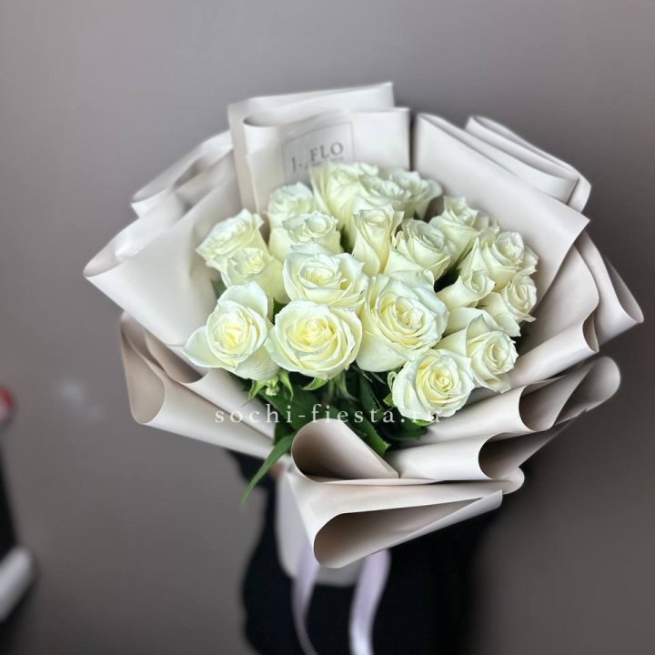 19 белых роз  в Новороссийске