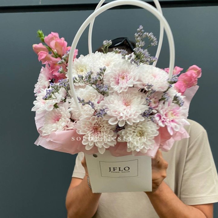 Сумочка из стойких цветов  в Новороссийске