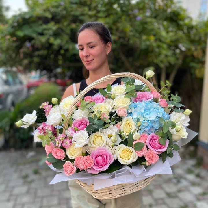 Цветочная корзина №2 в Новороссийске