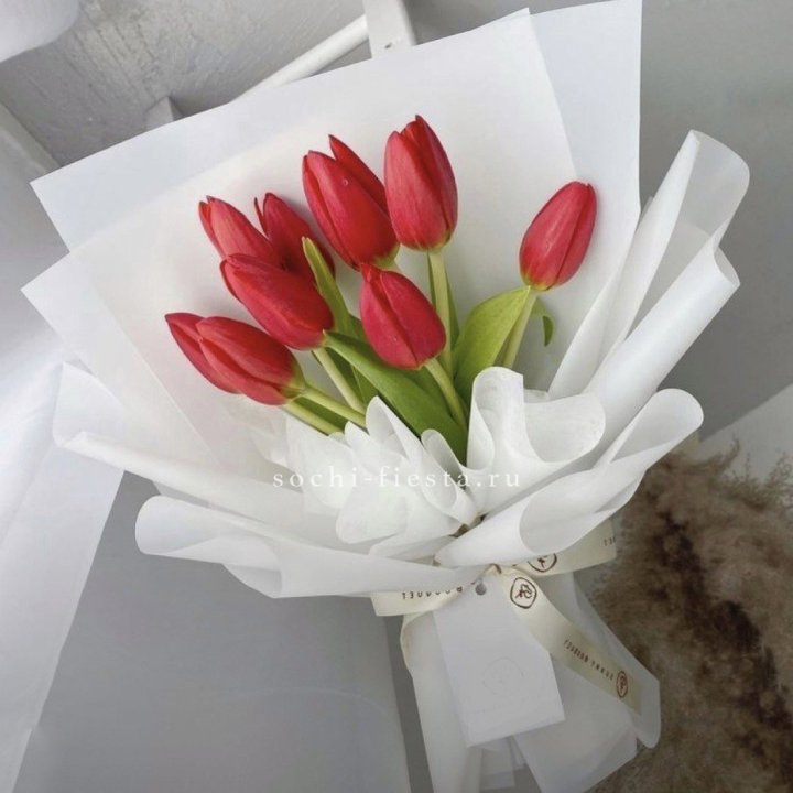 Букет красных тюльпанов в Новороссийске
