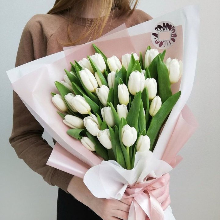 Букет белых тюльпанов "Моника" в Новороссийске