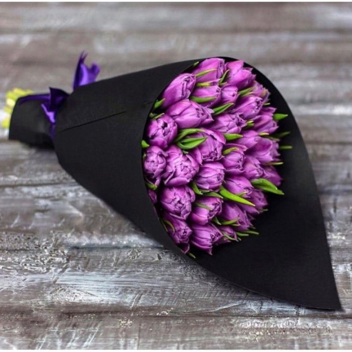 Пионовидные тюльпаны блэк в Новороссийске